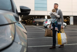 Airport Car Service: Say goodbye to dragging bags, long queues, and parking.